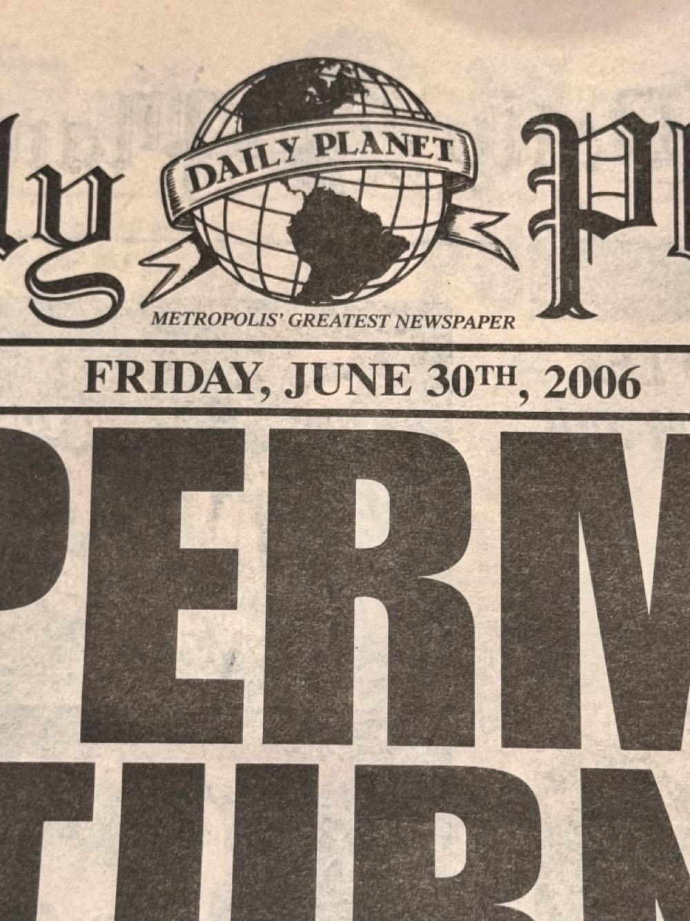 Superman Returns Daily Planet Newspaper  vinyl figure collectible - Main Image 3