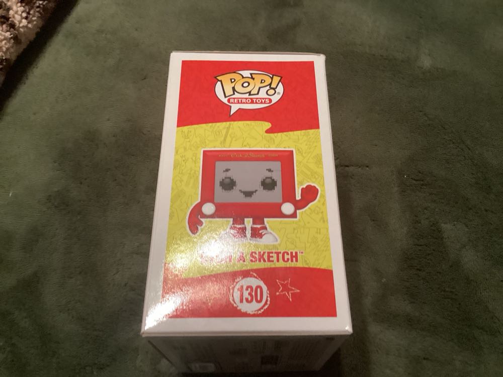 Etch A Sketch  vinyl figure collectible [Barcode 31648421] - Main Image 4