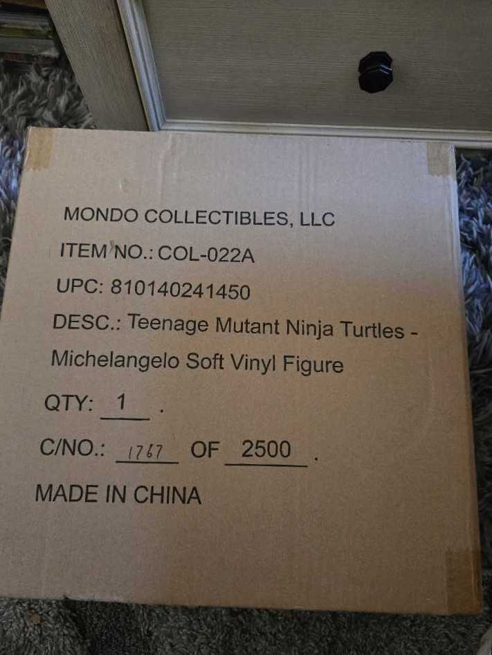 TMNT Mondo Michelangelo   vinyl figure collectible [Barcode 810140241450] - Main Image 3