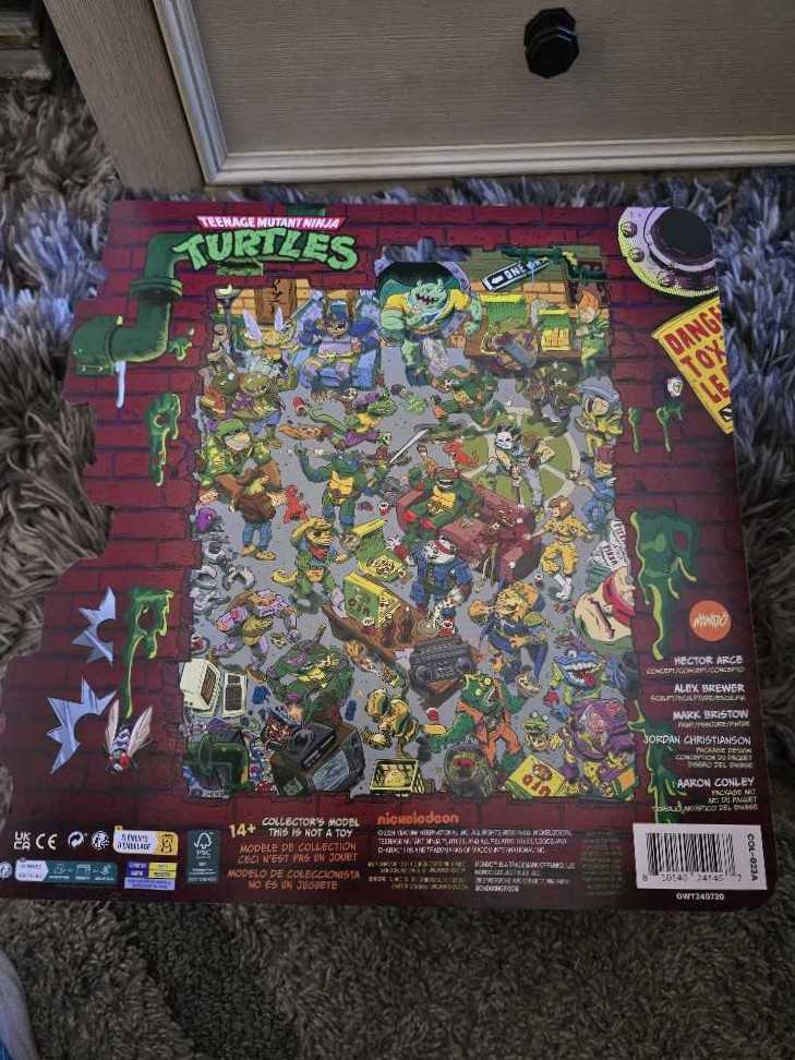 TMNT Mondo Donatello  vinyl figure collectible [Barcode 810140241467] - Main Image 2