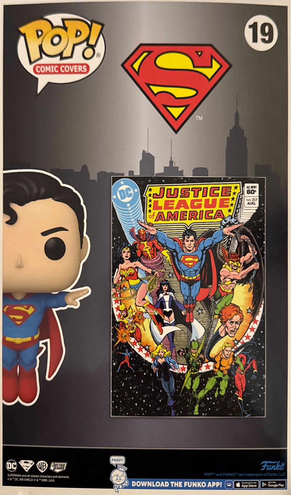 Superman - DC Universe vinyl figure collectible [Barcode 889698845281] - Main Image 2