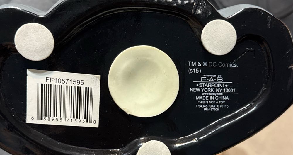 Dc Comic Ceramic Batman Bust Coin Piggy Bank Made By Fab Starpoint  vinyl figure collectible [Barcode 688955715950] - Main Image 3