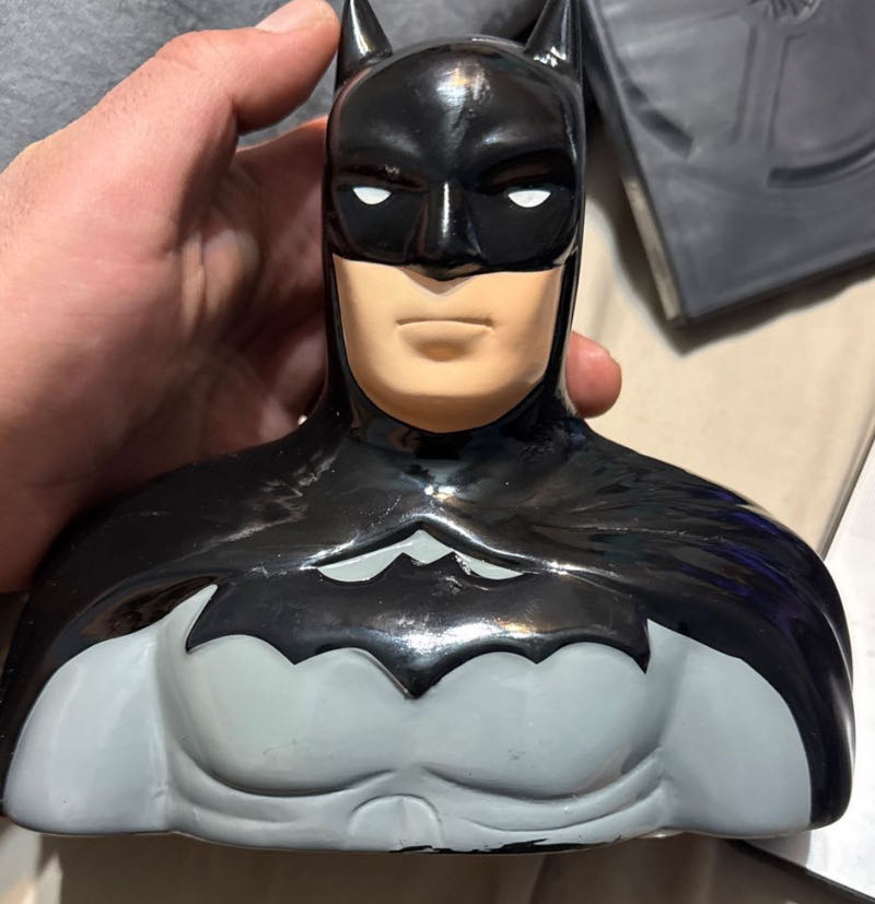 Dc Comic Ceramic Batman Bust Coin Piggy Bank Made By Fab Starpoint  vinyl figure collectible [Barcode 688955715950] - Main Image 4