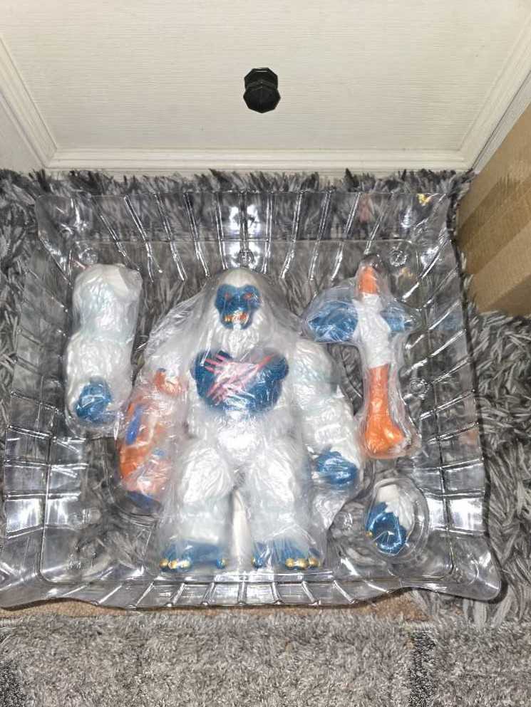 Mondo Godzilla Kong   vinyl figure collectible [Barcode 810140241559] - Main Image 3