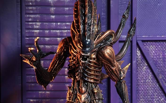 Alien Scorpion NECA 7” Series 13  vinyl figure collectible [Barcode 634482516690] - Main Image 2