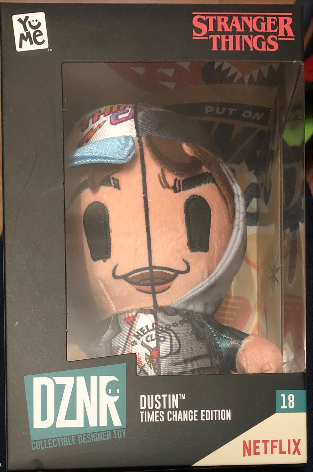 Dustin Bandai Dznr Stranger Things Dustin - Stranger Things vinyl figure collectible [Barcode 8414614150143] - Main Image 2