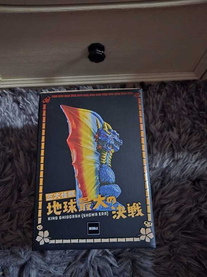 Mondo Mug King Ghidorah  vinyl figure collectible [Barcode 810140240569] - Main Image 2