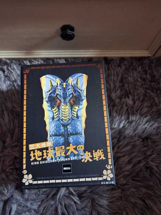 Mondo Mug King Ghidorah  vinyl figure collectible [Barcode 810140240569] - Main Image 3