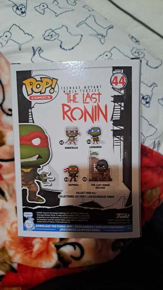 TMNT 44 - Raphael - Teenage Mutant Ninja Turtles vinyl figure collectible [Barcode 889698835121] - Main Image 2