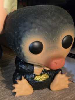 Niffler (Flocked) - Fantastic Beasts And Where to Find Them vinyl figure collectible - Main Image 2