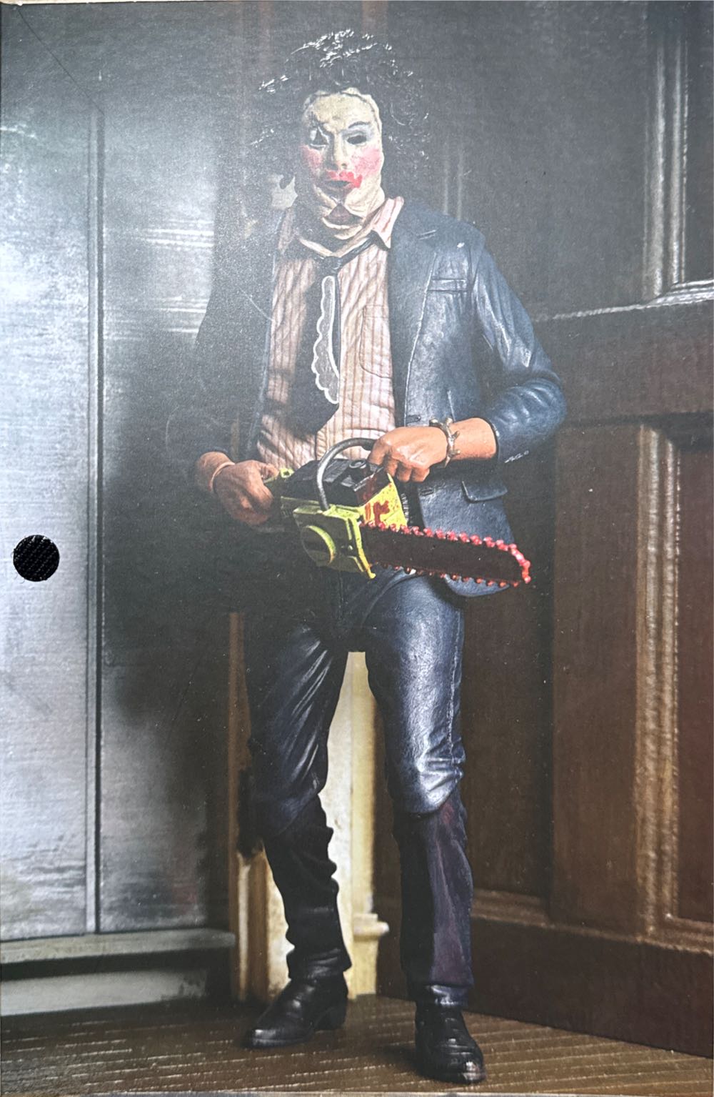 Leatherface NECA The Texas Chainsaw Massacre   vinyl figure collectible [Barcode 634482416082] - Main Image 3