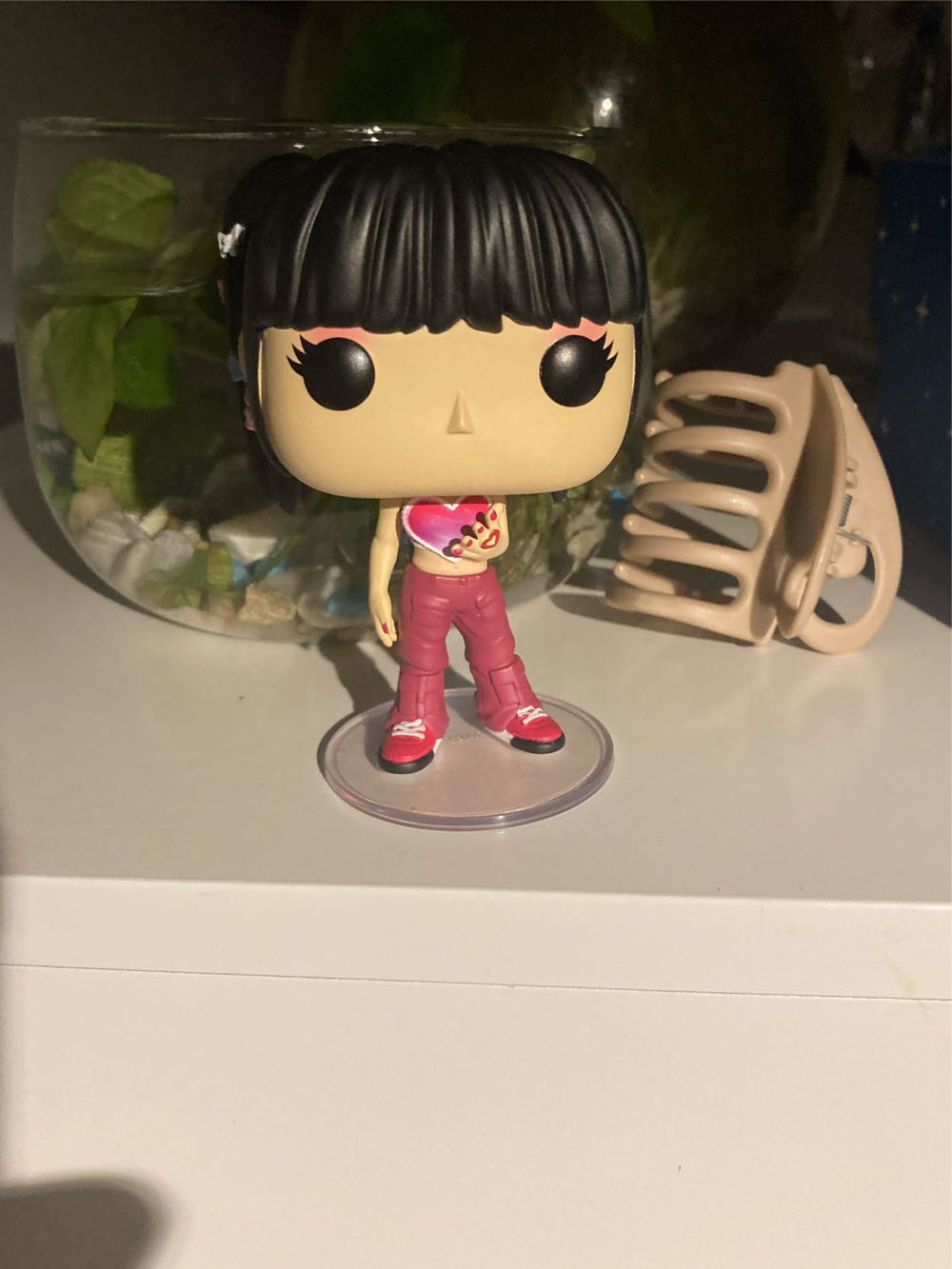 Hanni - Funko vinyl figure collectible [Barcode 889698856812] - Main Image 2