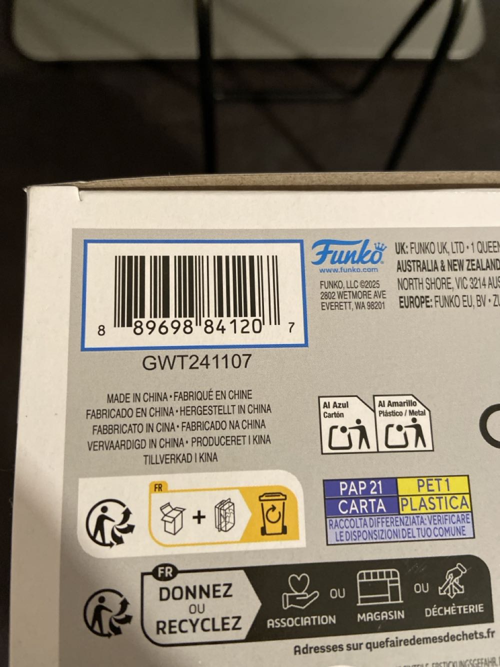 Hot Rod With Matrix - Transformers vinyl figure collectible [Barcode 889698841207] - Main Image 3