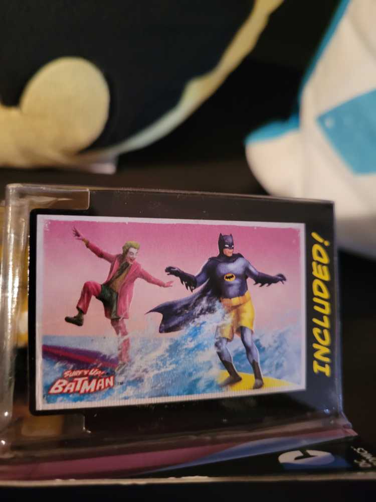 Surf’s Up! Batman  vinyl figure collectible [Barcode 746775261177] - Main Image 4