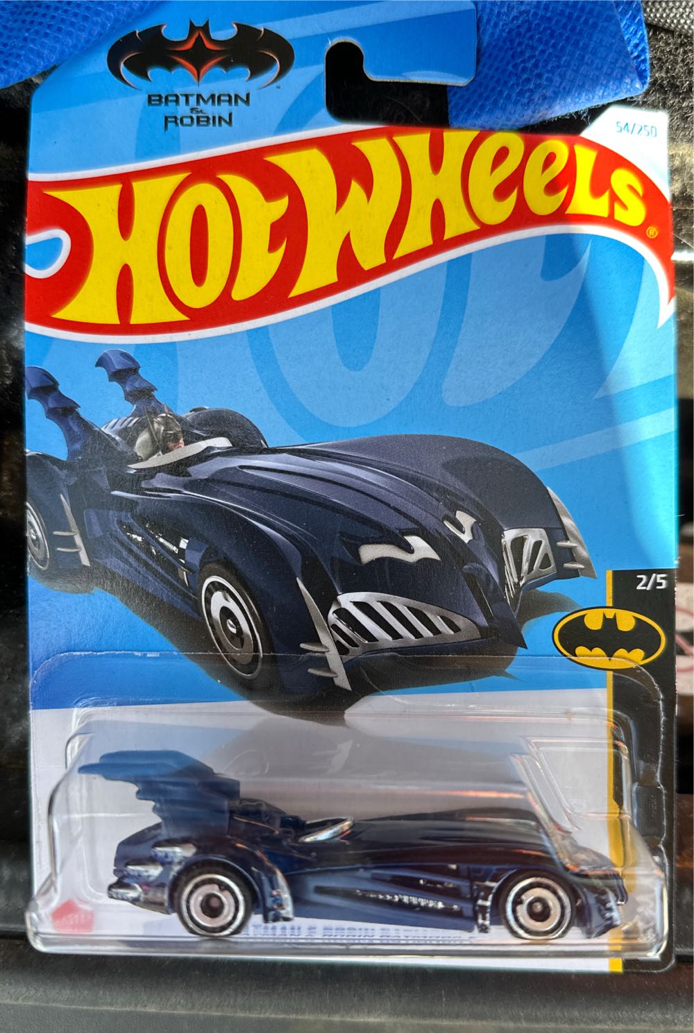 Hot Wheels Batman & Robin Batmobile  vinyl figure collectible [Barcode 027084120134] - Main Image 1