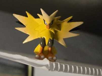 Legendary Bird Trio Figures! - Pokémon vinyl figure collectible - Main Image 2