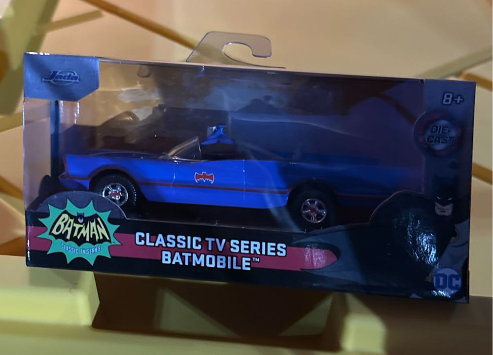 Jada Classic Tv Series Batmobile - Batman vinyl figure collectible [Barcode 801310240786] - Main Image 2
