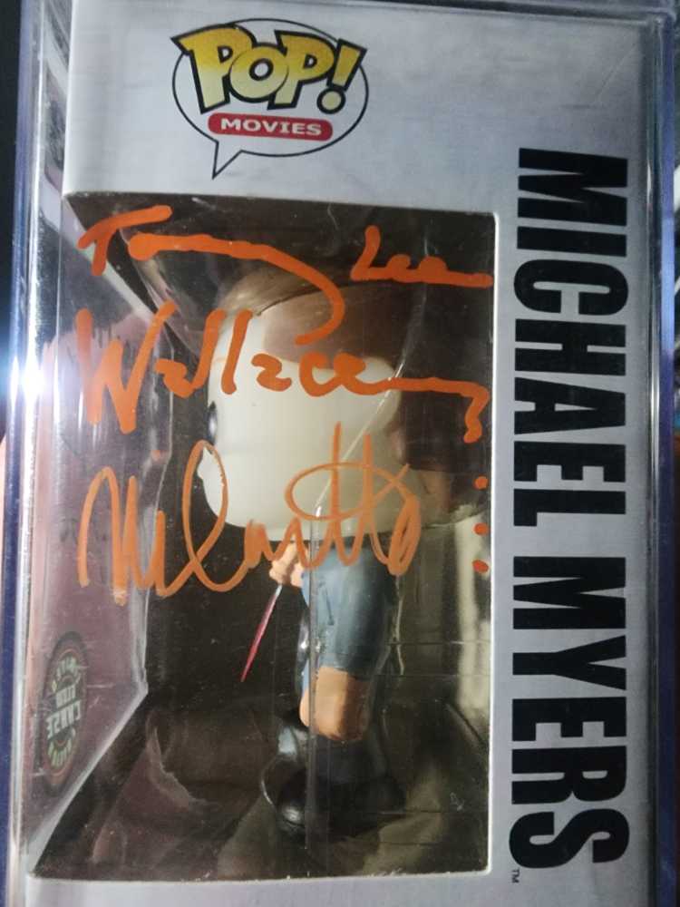 FUNKO POP! : Halloween Michael Myers Chase SIGNED  vinyl figure collectible [Barcode 830395022963] - Main Image 2