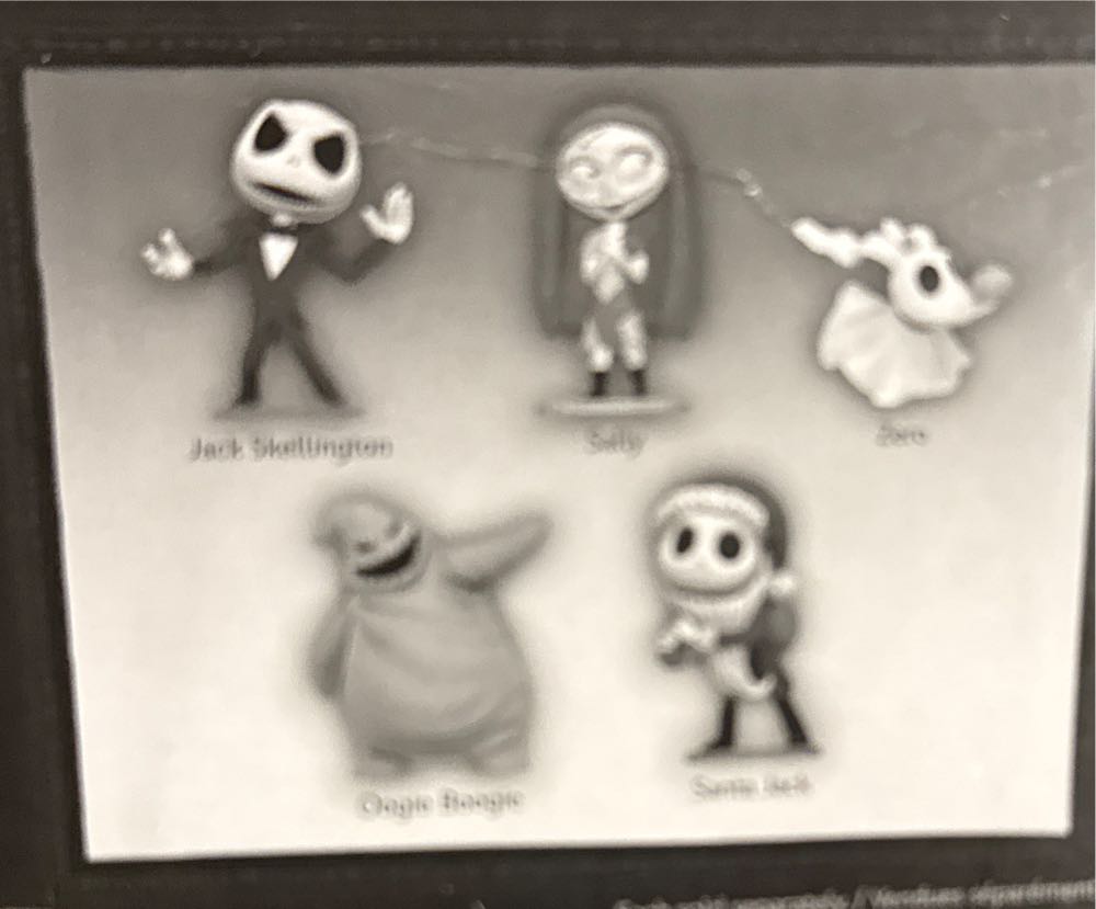 Sally - A Nightmare Before Christmas  vinyl figure collectible [Barcode 886144178047] - Main Image 2