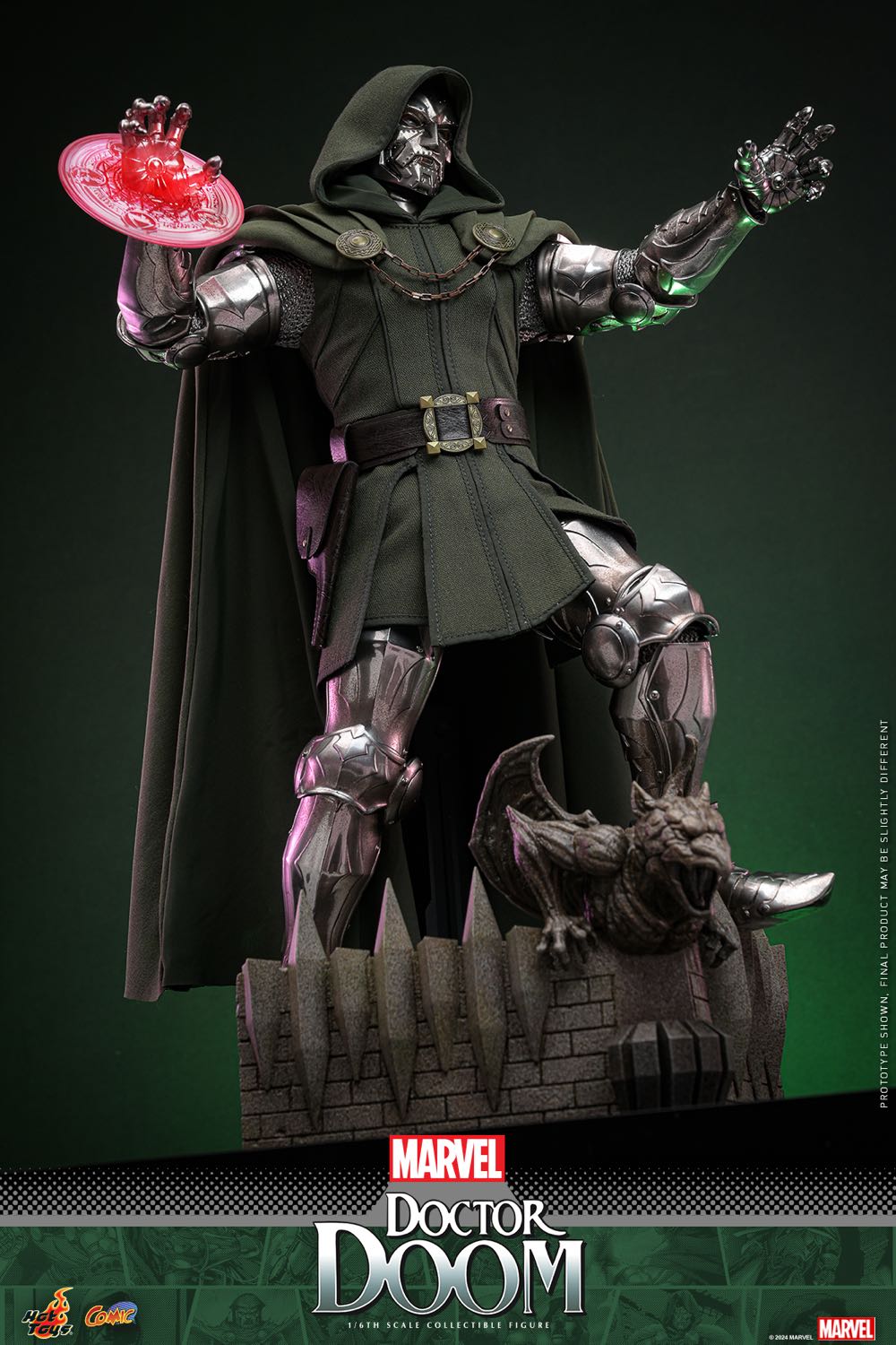 Dr Doom Hot Toys  vinyl figure collectible - Main Image 2