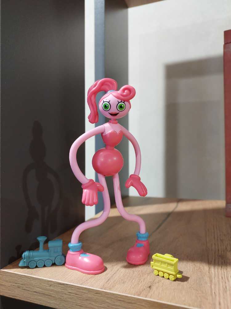 Poppy Playtime Mommy Long Legs Action Figure 5” Posable Figure Series 1 Officially Licensed  vinyl figure collectible [Barcode 810087211981] - Main Image 2