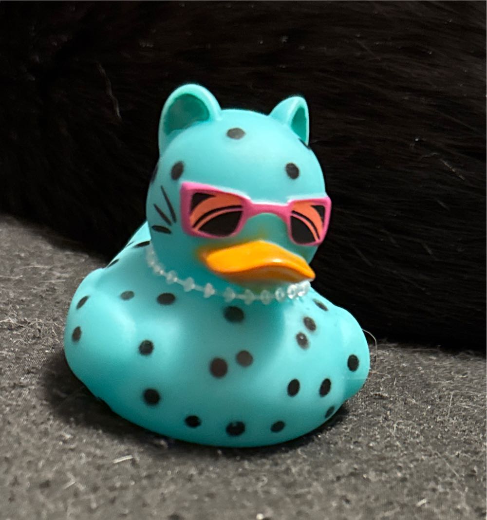 Rubber Duck - Mini Cat  vinyl figure collectible [Barcode 195158335743] - Main Image 2