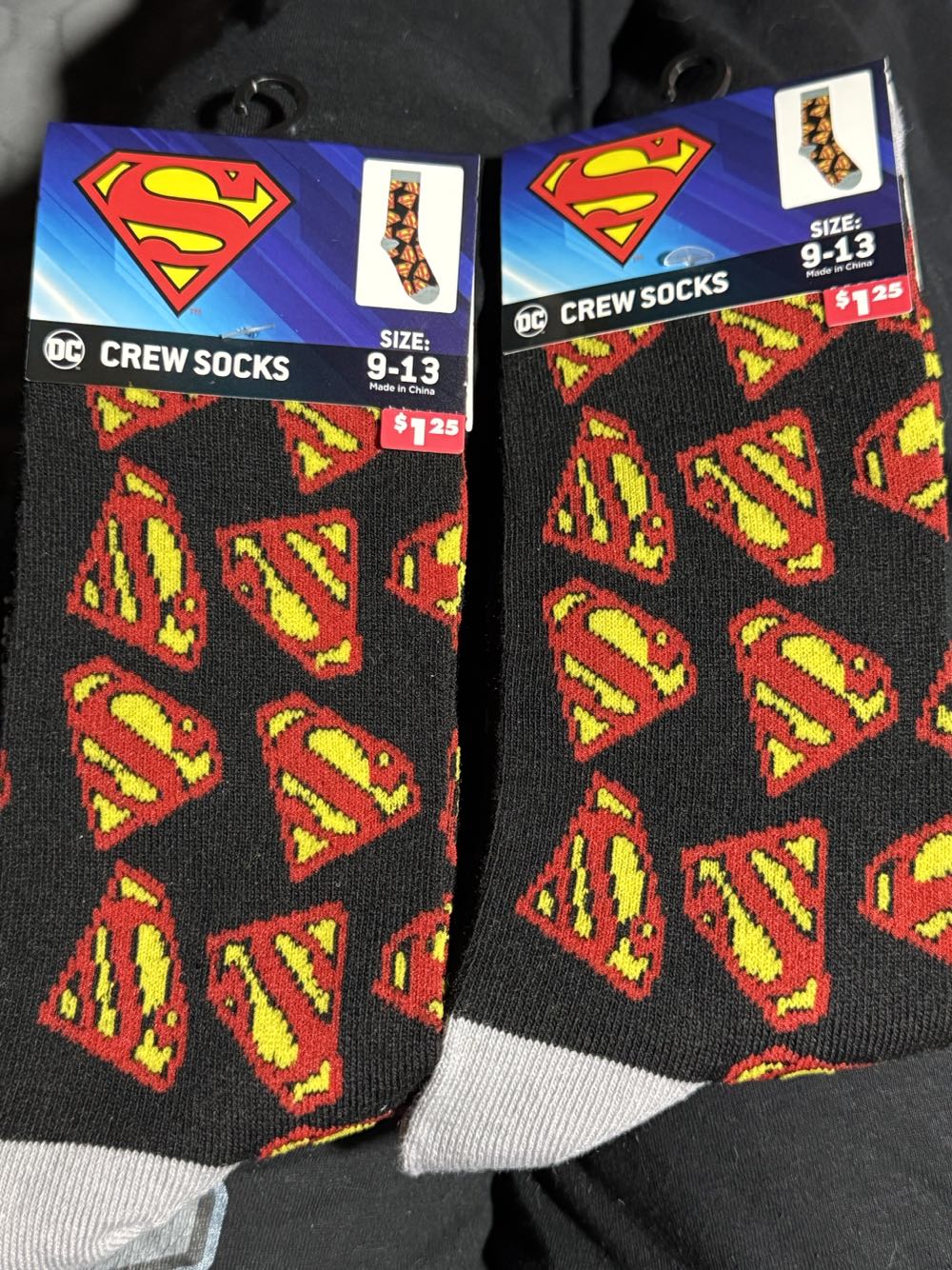 Socks ~ Crew Socks Dc Superman Size 9 13  vinyl figure collectible [Barcode 081715052157] - Main Image 2