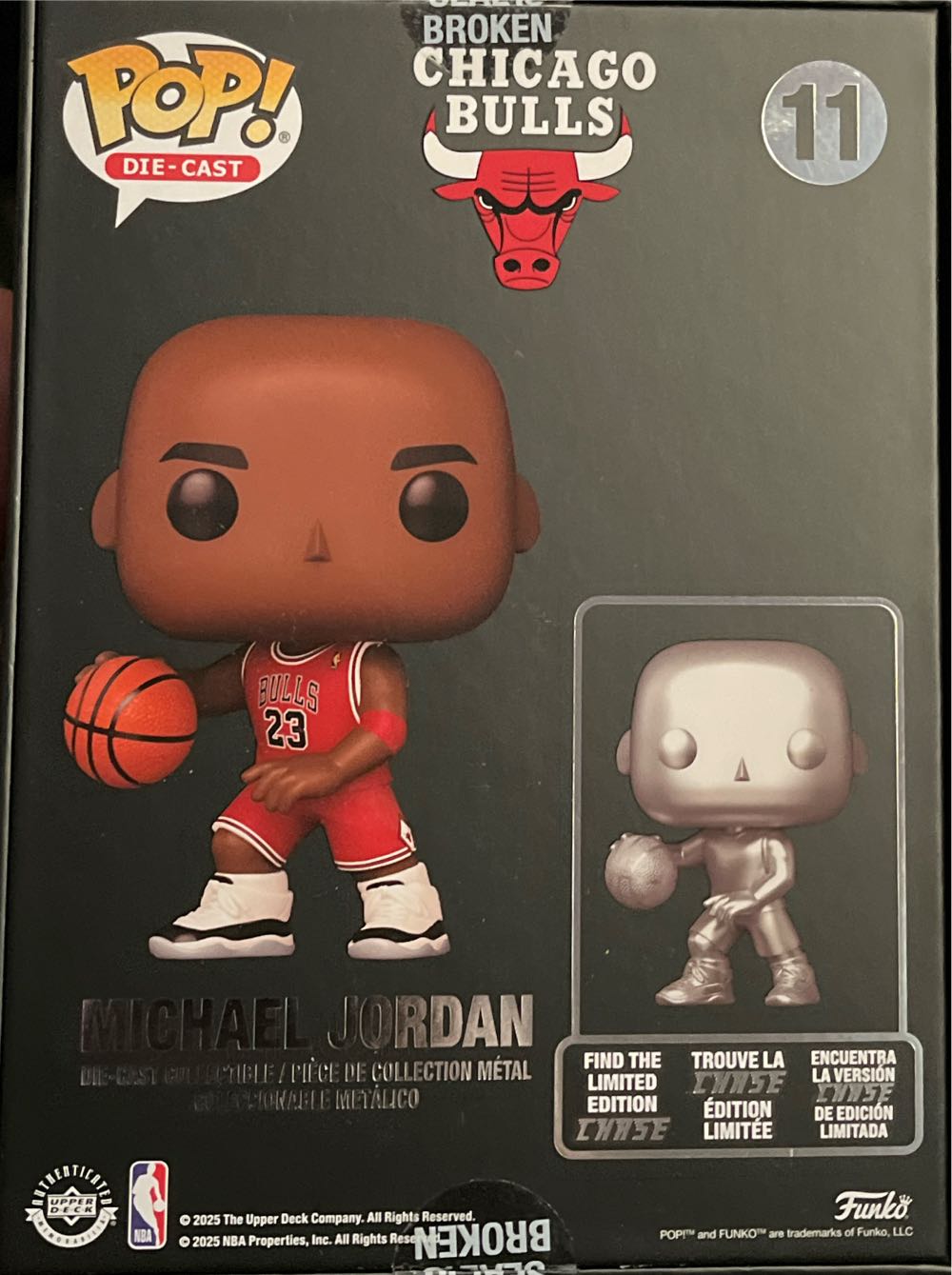 Michael Jordan - NBA vinyl figure collectible [Barcode 889698824798] - Main Image 3