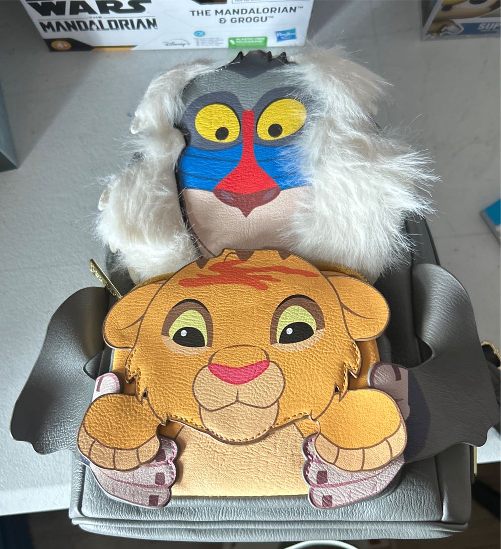 Enesco Disney Showcase Botanical Aladdin Jasmine Holding Bird Figurine 6 Inch Multicolor