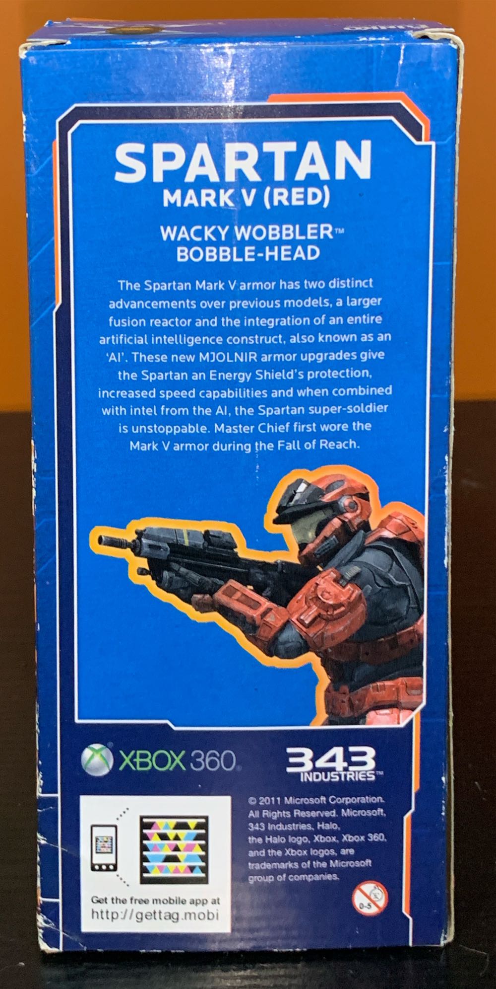 Spartan Mark V (Red) - Halo vinyl figure collectible [Barcode 830395024301] - Main Image 3