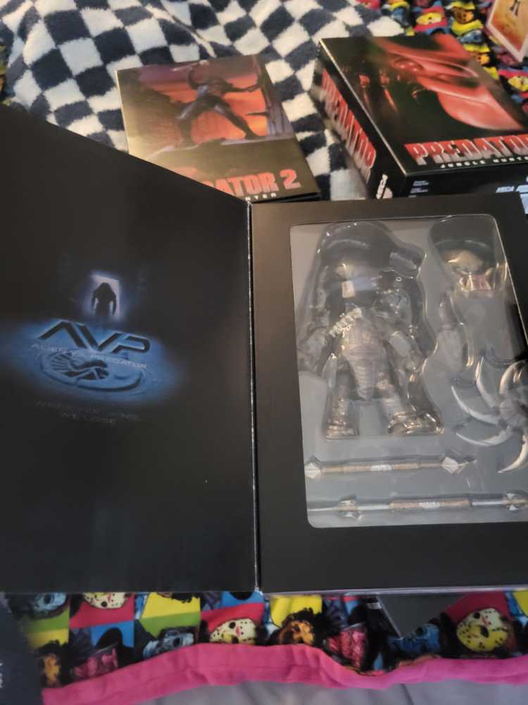 Herocross 14cm The Scar Predator Hybrid Metal Figuration Alien Vs  vinyl figure collectible [Barcode 4897058780208] - Main Image 2