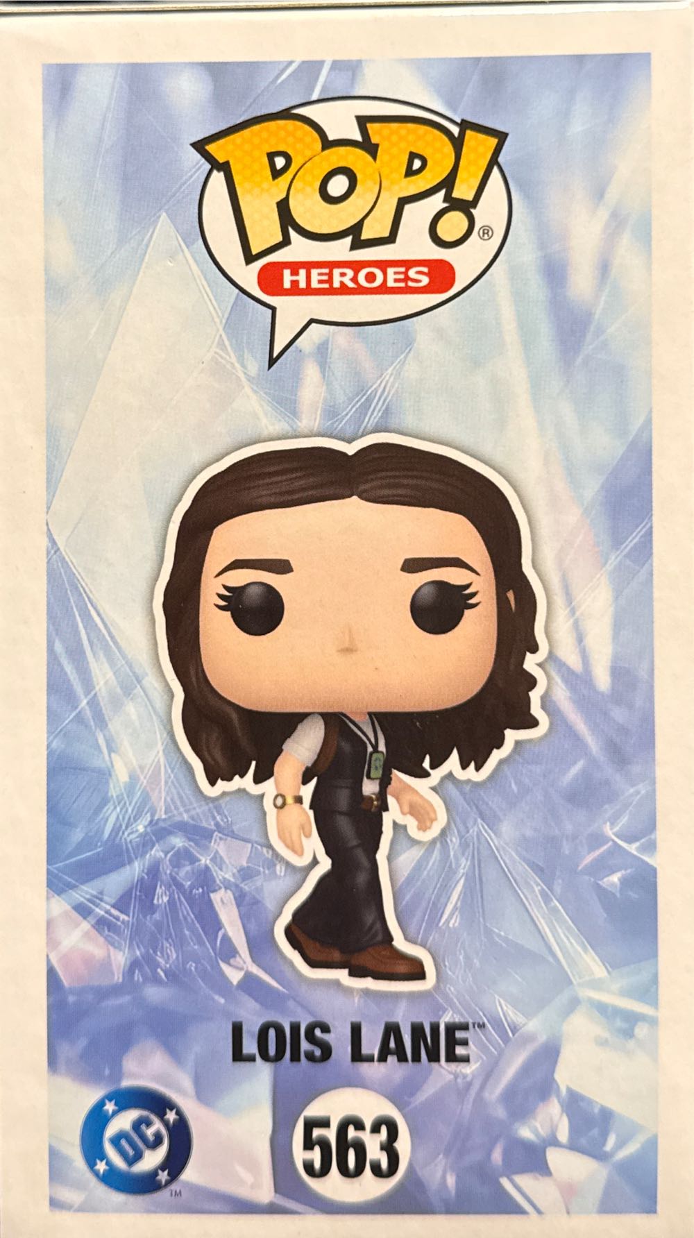 Lois Lane  vinyl figure collectible [Barcode 889698856430] - Main Image 3