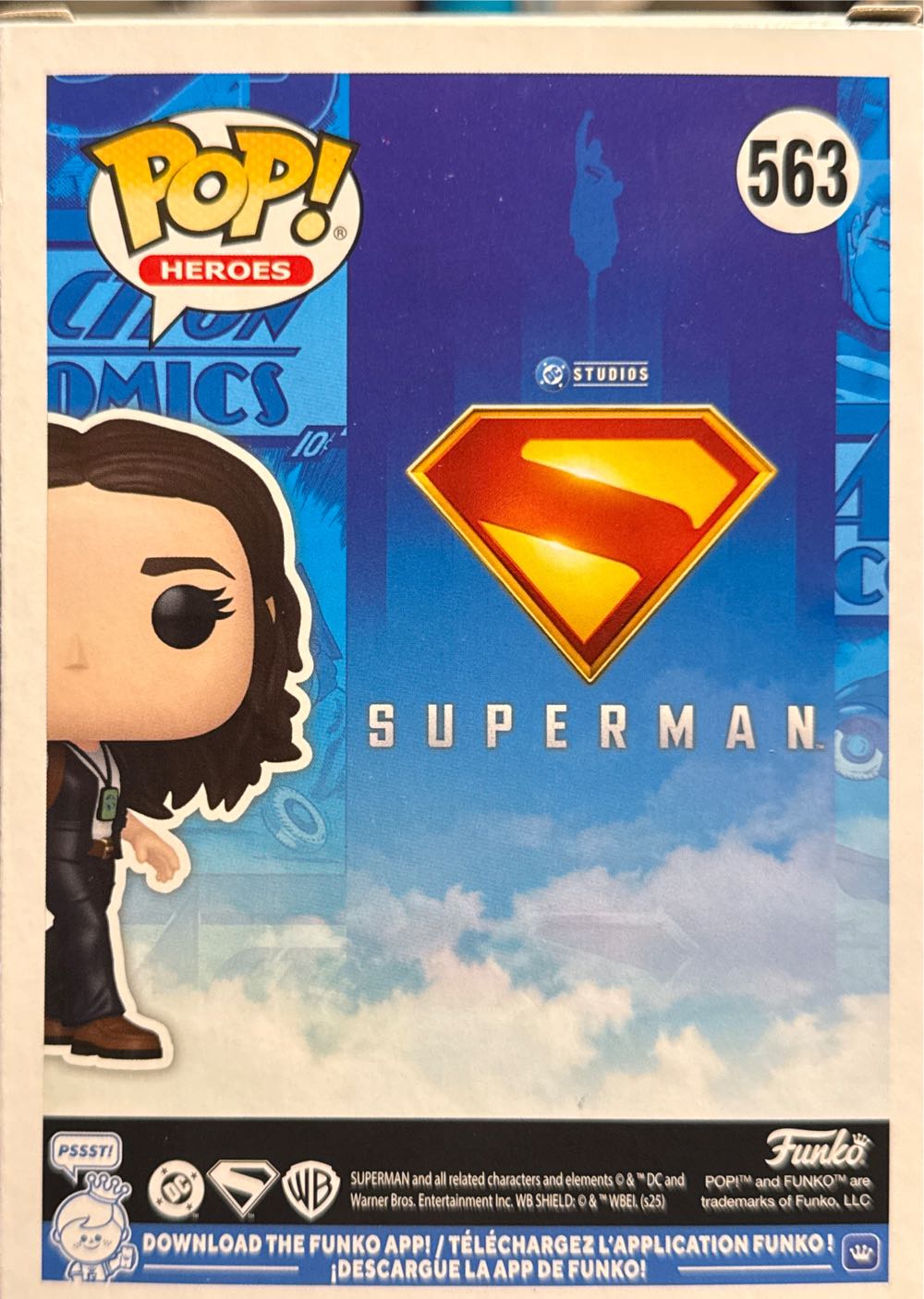 Lois Lane  vinyl figure collectible [Barcode 889698856430] - Main Image 4