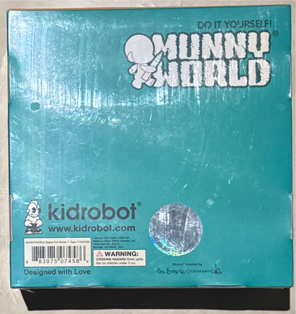 Kidrobot Munny World Zipper Pulls Sealed Case  vinyl figure collectible [Barcode 883975074586] - Main Image 3