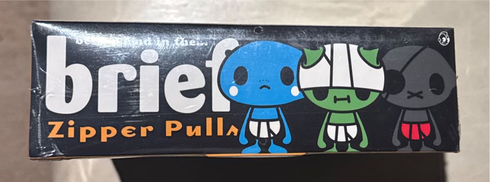 Kidrobot Best Friend In The Brief Zipper Pulls  vinyl figure collectible [Barcode 883975078584] - Main Image 2