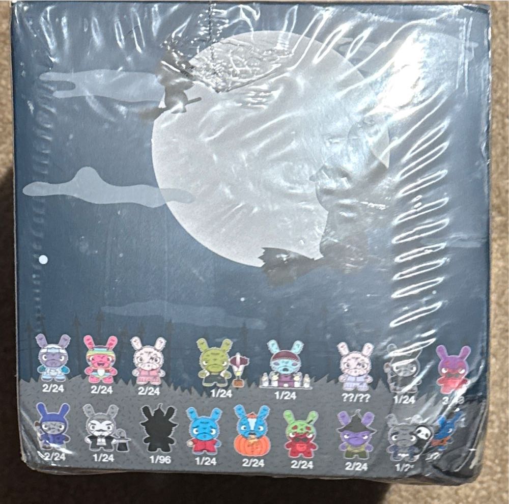 Kidrobot X The Bots Scared Silly Dunny Series  vinyl figure collectible [Barcode 883975149048] - Main Image 2