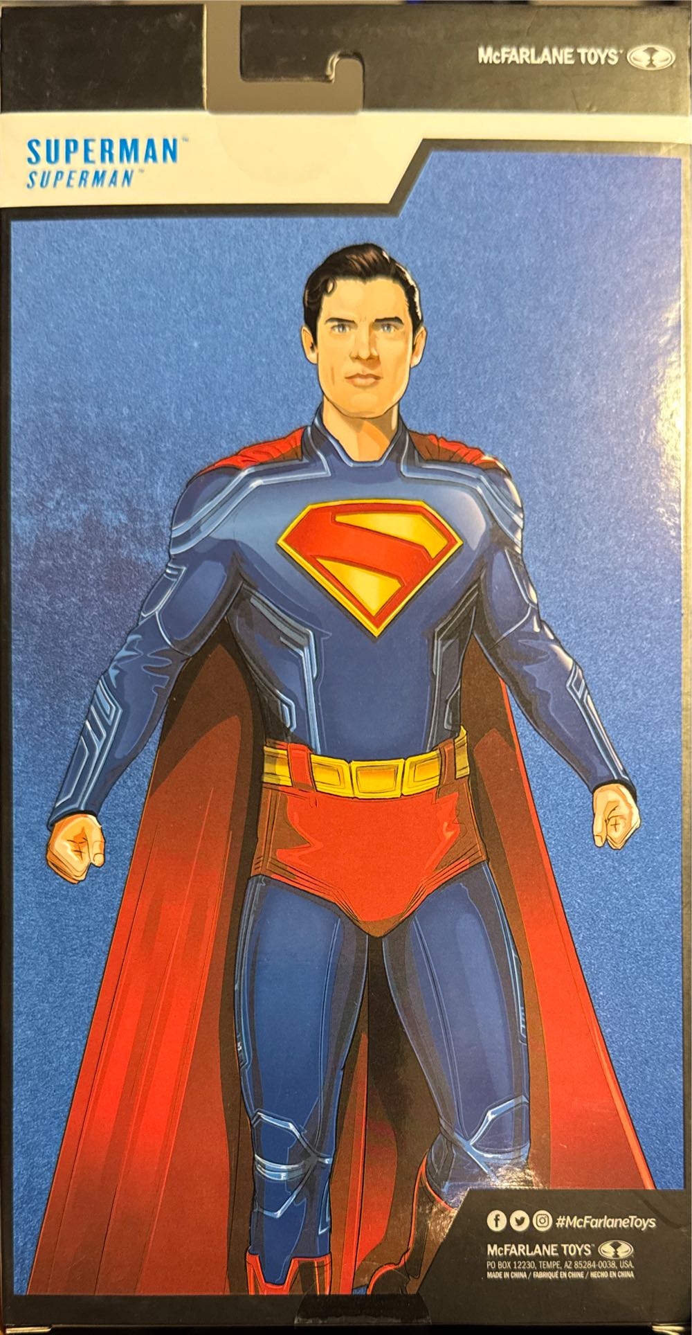 DC Multiverse Superman: Superman (Battle Damaged)  vinyl figure collectible [Barcode 787926174489] - Main Image 3