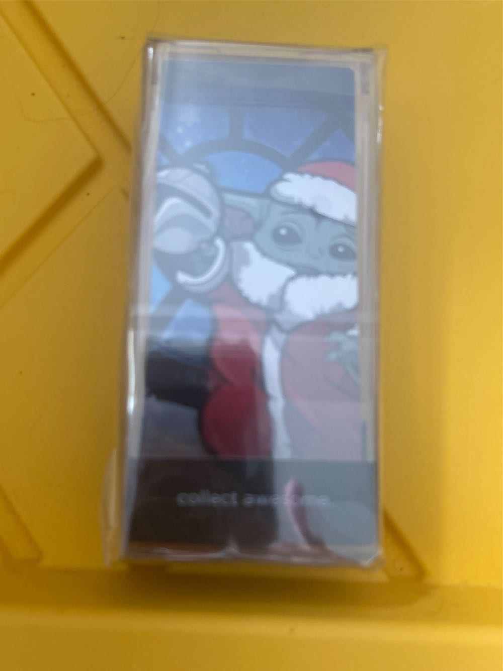 #843 Figpin: Star Wars: The Mandalorian: Santa Grogu - Star Wars: The Mandalorian vinyl figure collectible [Barcode 810090370316] - Main Image 2