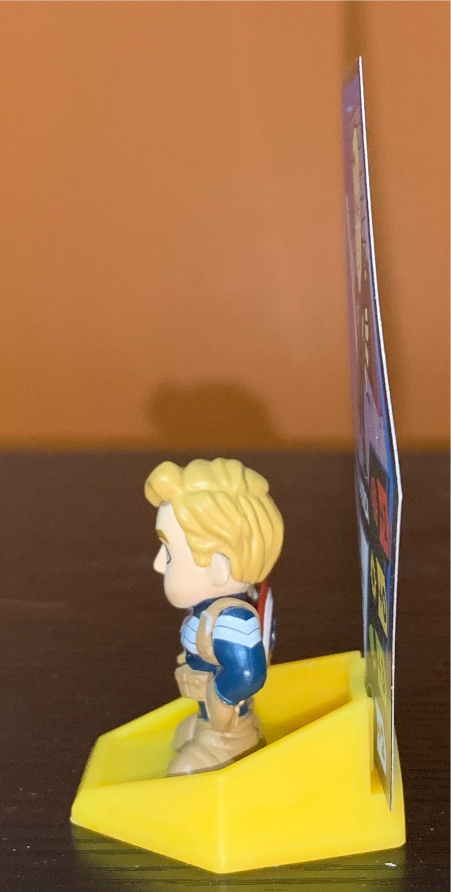 #02/30: Captain America (Super Soldier)  vinyl figure collectible - Main Image 2