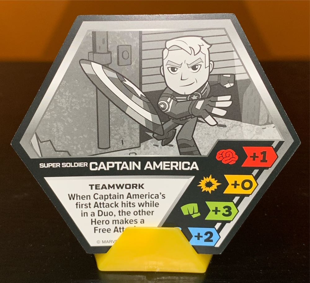 #02/30: Captain America (Super Soldier)  vinyl figure collectible - Main Image 3