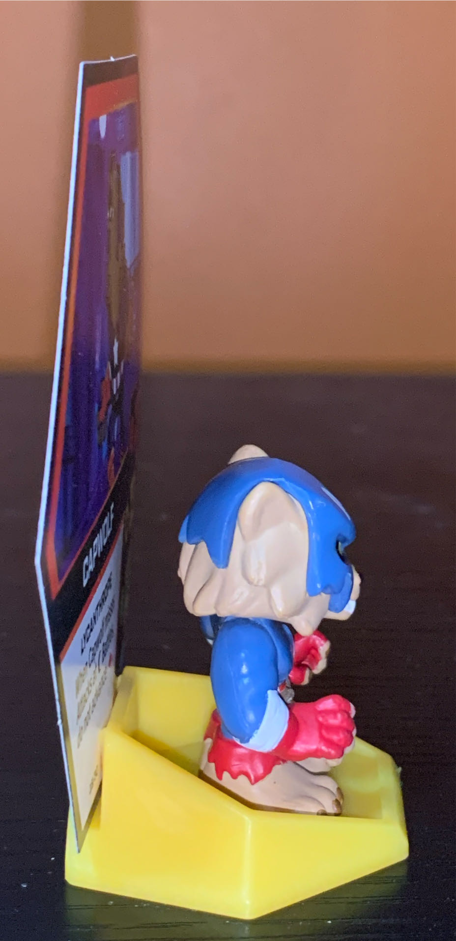 #18/30: Capwolf  vinyl figure collectible - Main Image 4