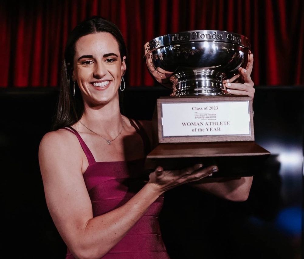 Caitlin Clark  vinyl figure collectible [Barcode 889698884570] - Main Image 3