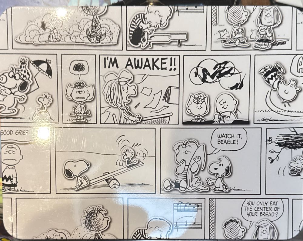 Peanuts Collection Of 2.5 Inch Vinyl Figures With A Peanuts Lunchbox  vinyl figure collectible - Main Image 2