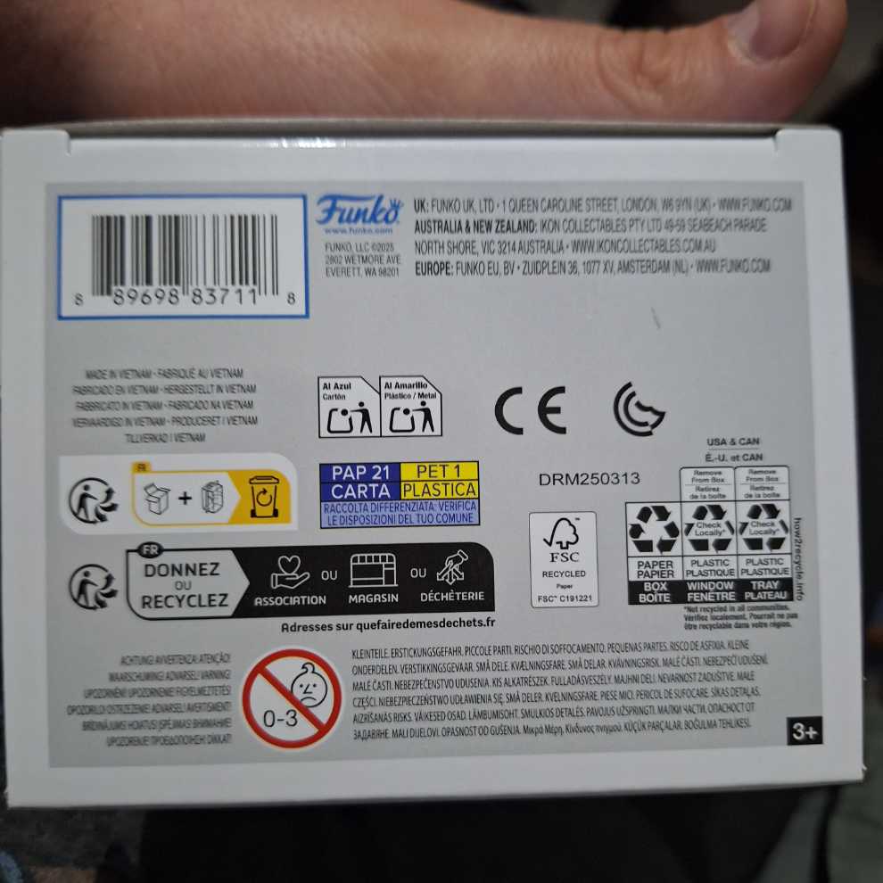 DB -1925- Chichi  vinyl figure collectible [Barcode 889698837118] - Main Image 4