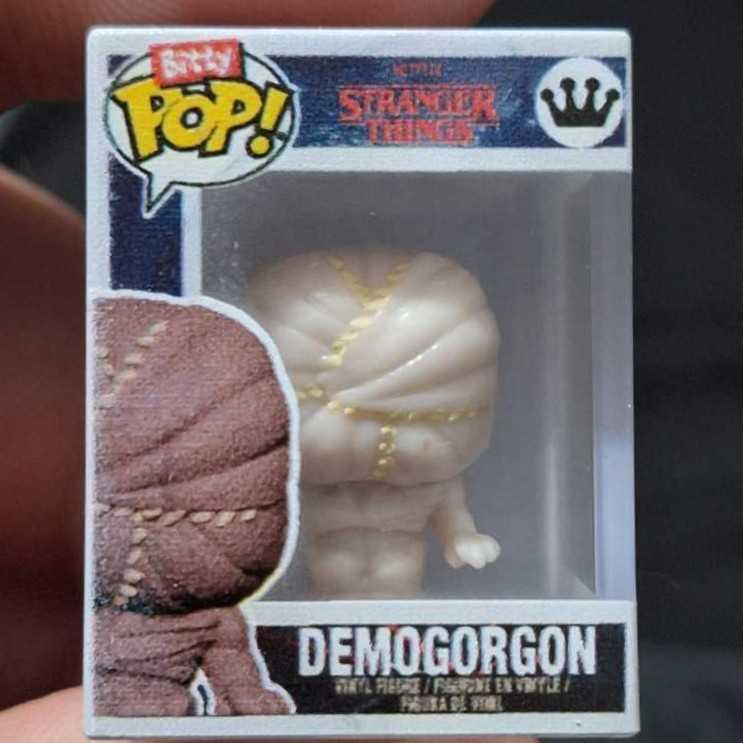 Kidrobot X The Met Showpiece Jar With Dragon 3” Dunny