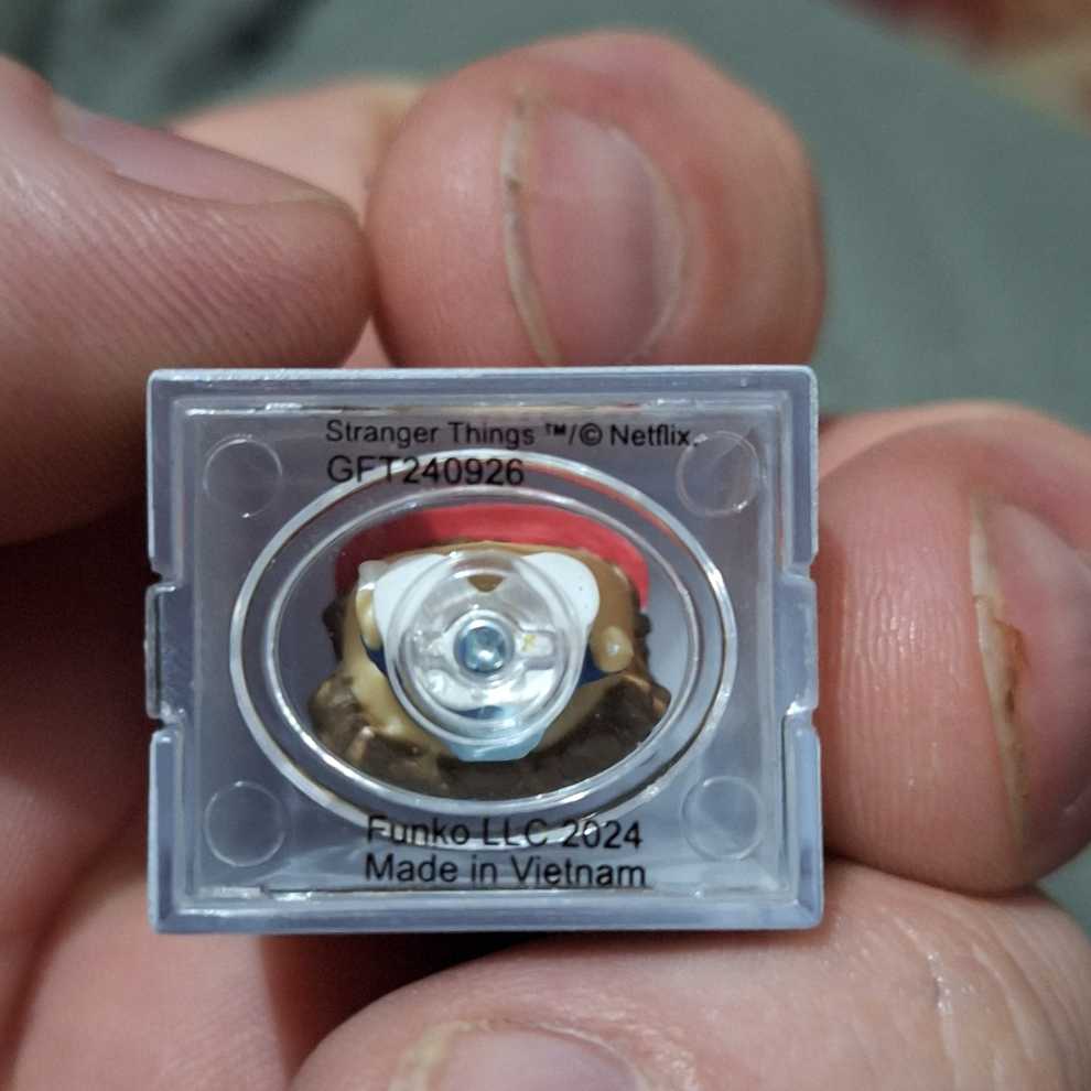 Stranger Things: Dustin - Stranger Things vinyl figure collectible - Main Image 4