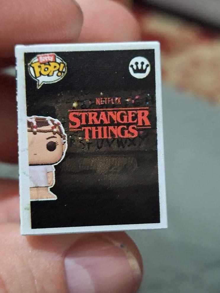 Stranger Things: Eleven With Electrodes - Stranger Things vinyl figure collectible - Main Image 2