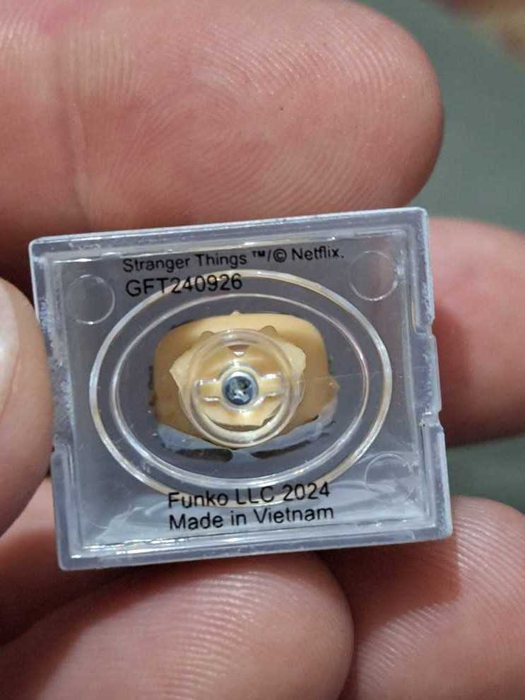 Stranger Things: Eleven With Electrodes - Stranger Things vinyl figure collectible - Main Image 4