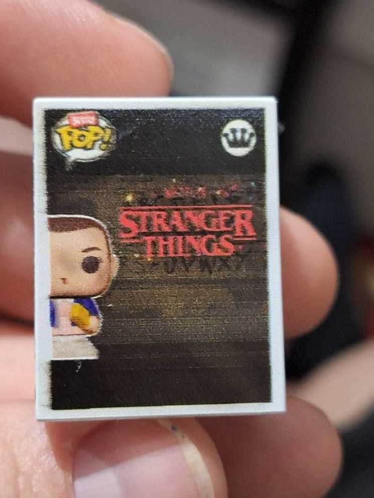 Stranger Things: Eleven With Waffles - Stranger Things vinyl figure collectible - Main Image 2