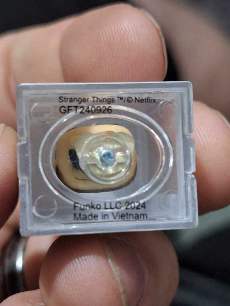 Stranger Things: Eleven With Waffles - Stranger Things vinyl figure collectible - Main Image 4